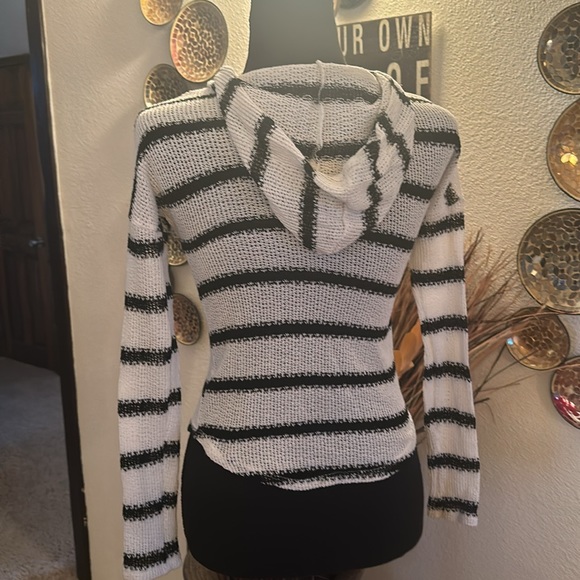 5 for 25- Full Tilt XS knitted hoodie shirt - Picture 2 of 2